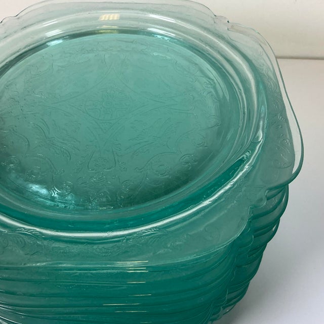 1970s Vintage Victorian Hollywood Regency Indiana Glass Co. Recollection Dinner Plates - Set of 16 For Sale - Image 9 of 10
