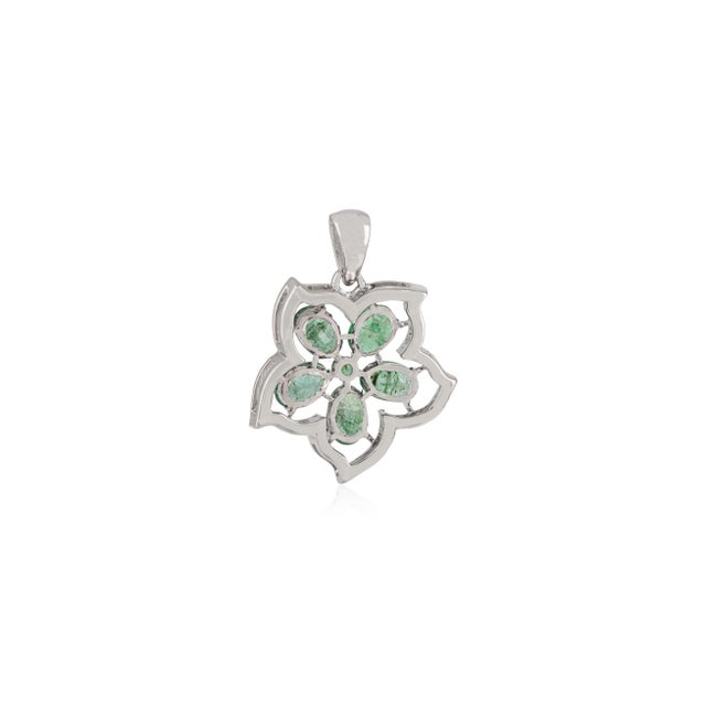 Metal Contemporary 925 Silver Daisy Flower Pendant With Emerald & Diamond - Birthday Gift by Carat&her For Sale - Image 7 of 10