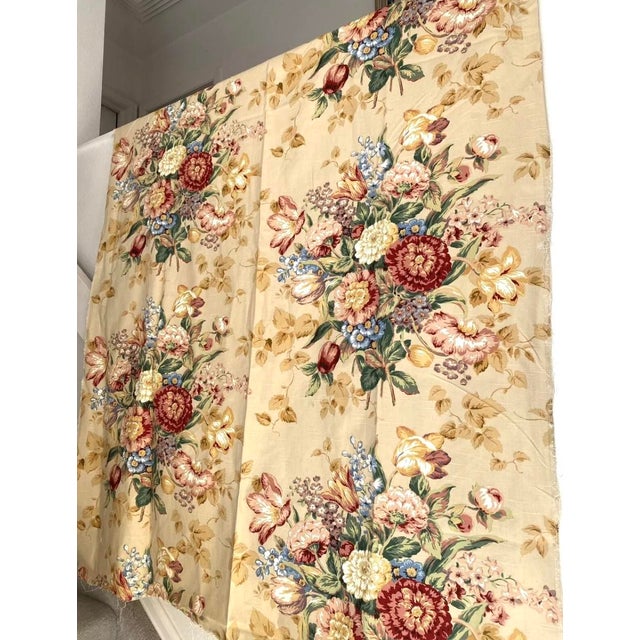 Shabby Chic Beautiful Vintage Linen Floral Cottage Shabby Chic French Fabric- 2.5 Yards For Sale - Image 3 of 5