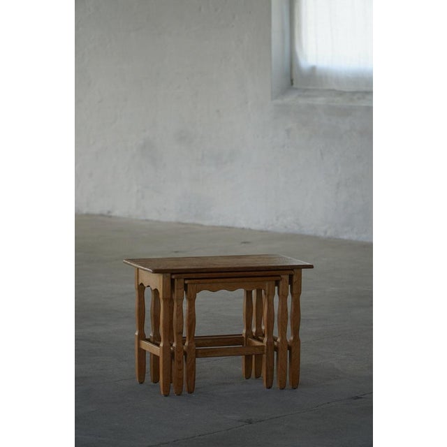 Brutalist Mid-Century Modern Nesting Tables in Oak, 1960s, Set of 3 For Sale - Image 3 of 18