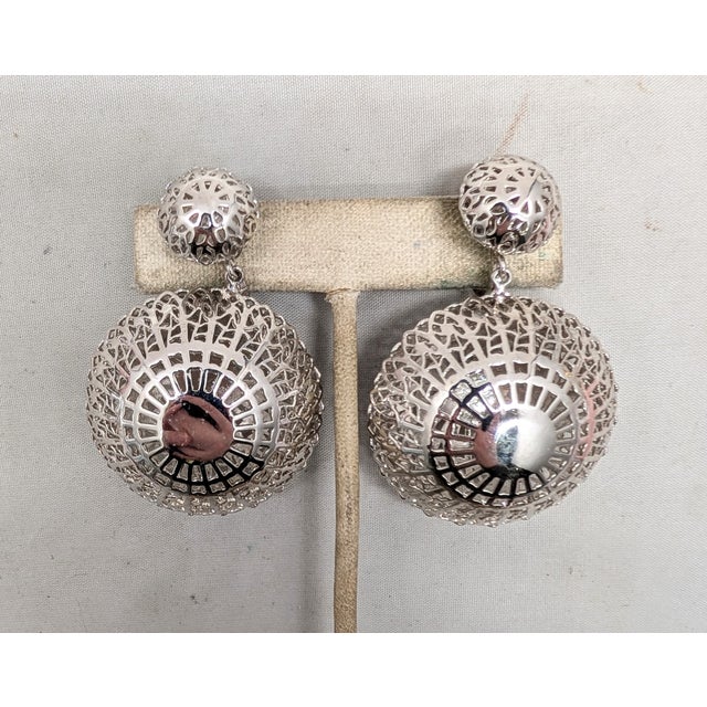 Vintage 1955 Signed Crown Trifari "Mandalay" Rhodium Plated Filigree Drop Clip Earrings-2 Pieces For Sale - Image 10 of 11