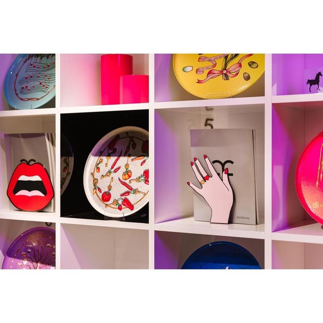Contemporary Secrets Round Box in Powder-Coated Aluminum by Altreforme For Sale - Image 3 of 9