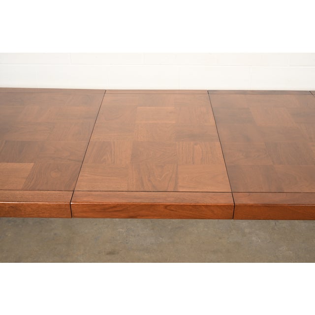 Henredon Mid-Century Hollywood Regency Walnut Extension Dining Table, Newly Refinished For Sale - Image 10 of 15