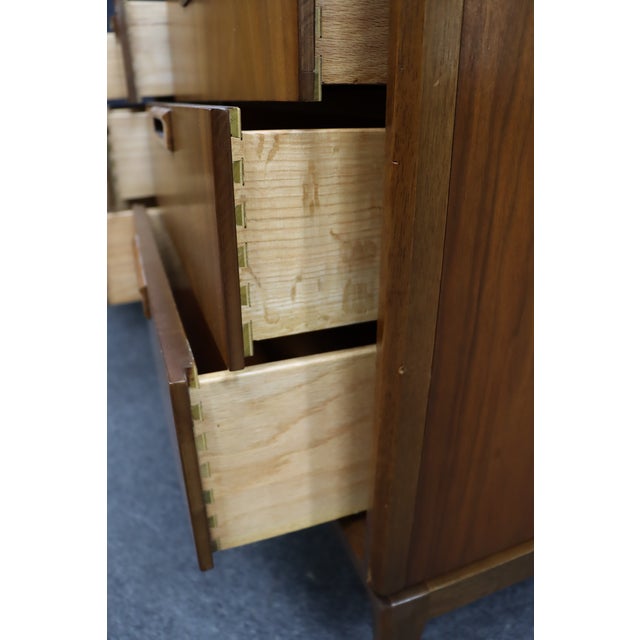 Wood Mid-Century Modern Walnut Dresser Attributed to United Furniture Co. For Sale - Image 7 of 11