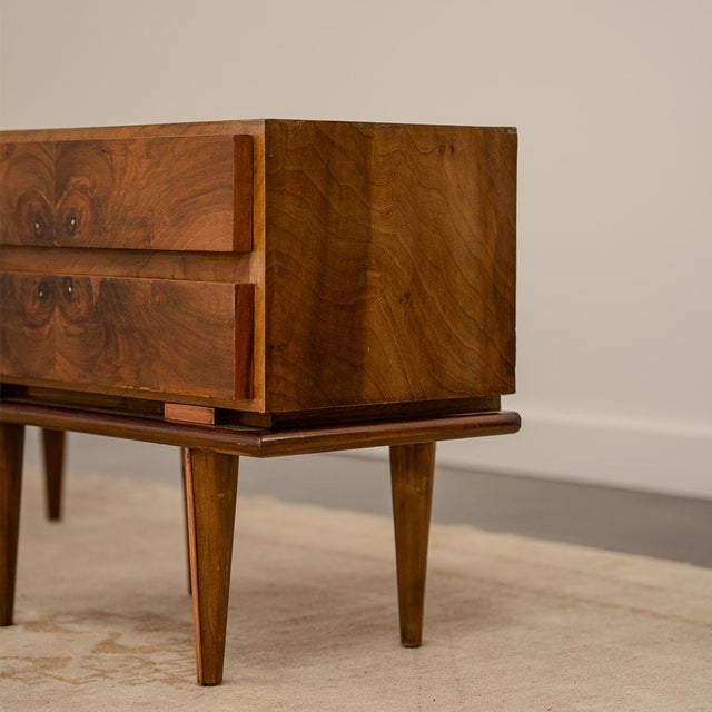 1960s A Pair of Burl Walnut Nightstands For Sale - Image 4 of 5