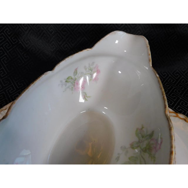 1960s Haviland Gerard, Dufraisseix & Abbot Gravy Boat and Underplate For Sale In San Francisco - Image 6 of 8