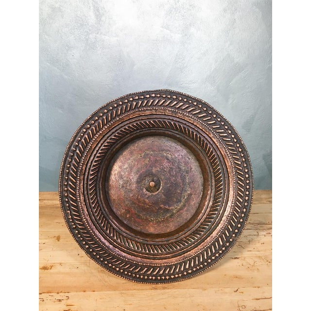 Antique Embossed and Ribbed Stand in Burnished Oriental Copper, 1800s For Sale - Image 3 of 9