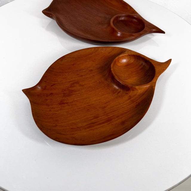 Mid-Century Modern 1960s Sculptural Teak Wood Two Leaf Shape Sectioned Plates For Sale - Image 3 of 9