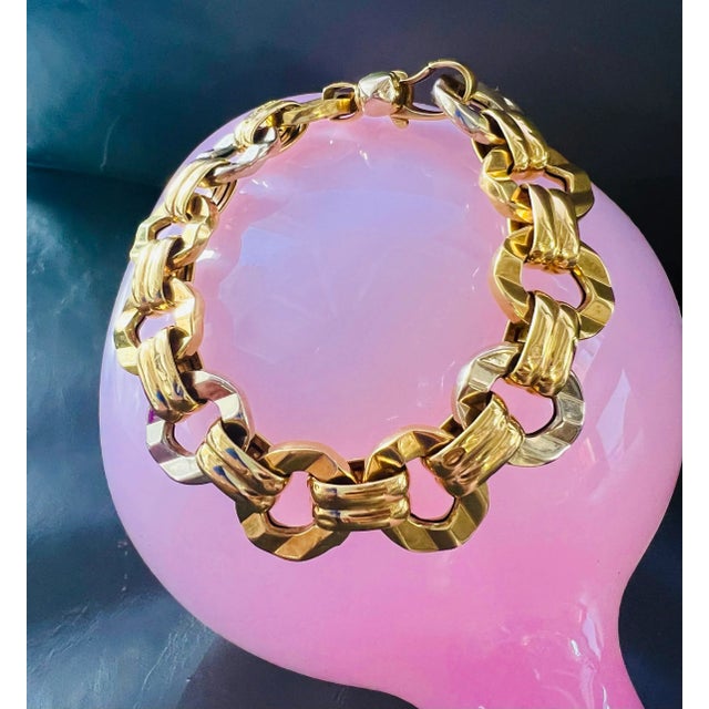 1950s 18k Italian Yellow & White Gold Textured Link Bracelet For Sale - Image 4 of 7