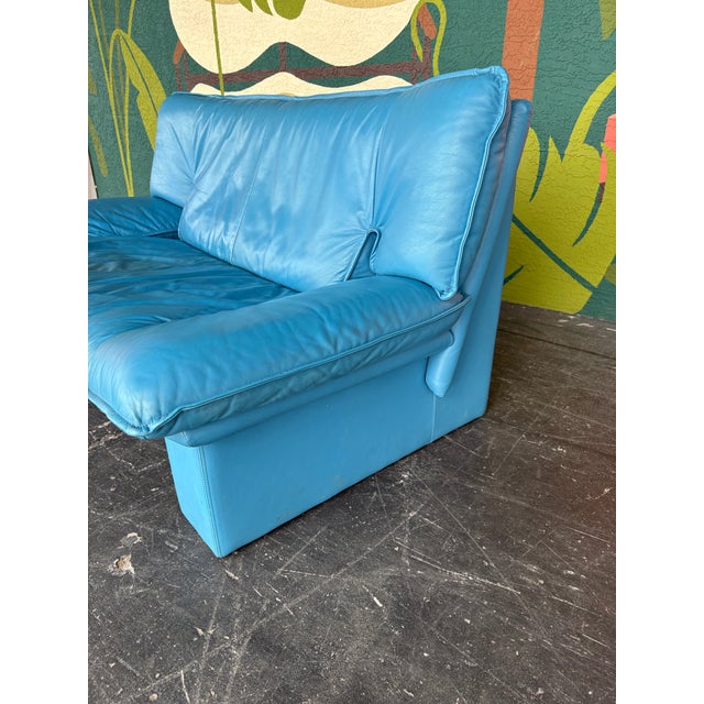 1990s Vintage Postmodern Italian Nicoletti Attrb Blue Leather Loveseat For Sale - Image 5 of 12