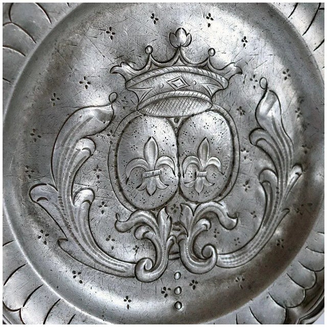 Traditional French Pewter Chased and Repousse Armorial Wavy Edge Reeded Plate For Sale - Image 3 of 7