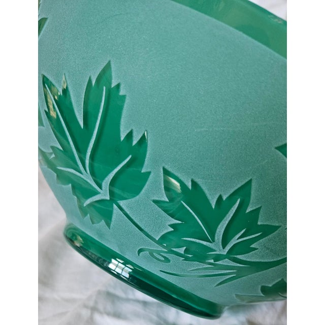 1980s 1980s Pilgrim Kelsey Green Oak Leaf Cameo Art Glass Bowl, Kelsey Murphy Signed For Sale - Image 5 of 12