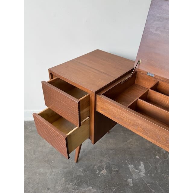 1960's Writing Desk/Vanity For Sale In Los Angeles - Image 6 of 11
