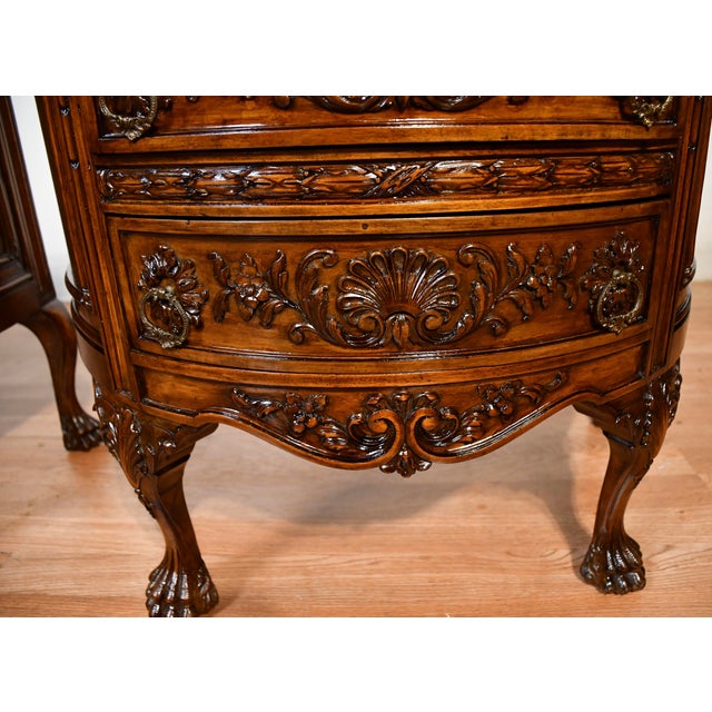 1930s Pair of French Carved Walnut Nightstands / Bedside Tables / Side Tables For Sale - Image 6 of 18