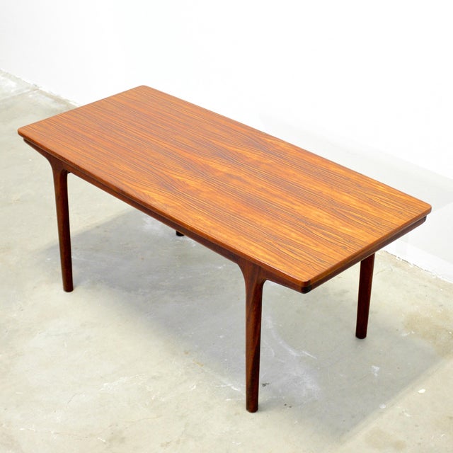 1960s McIntosh Rosewood Coffee Table With Hidden Extensions For Sale - Image 5 of 12