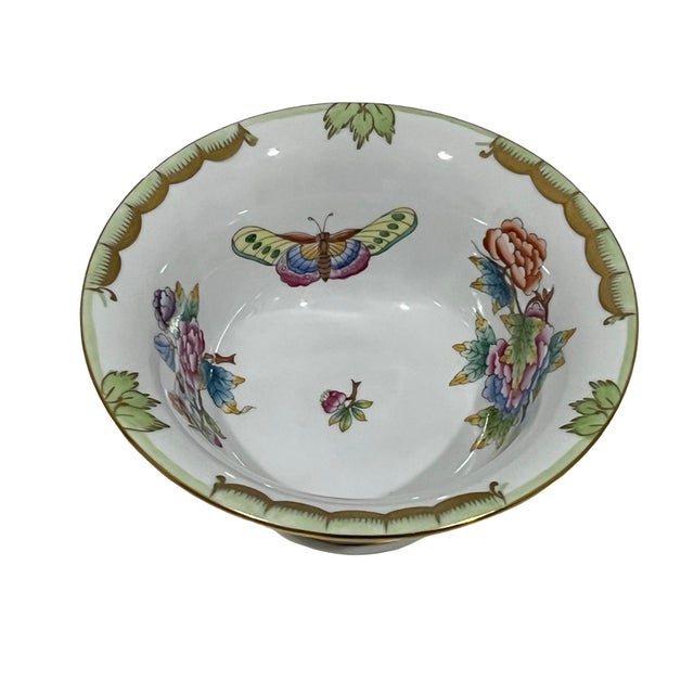 Herend Mid 20th Century Herend Queen Victoria Footed Bowl Green Border Gold Rim 5.5"d X 2.75"h Pristine For Sale - Image 4 of 7