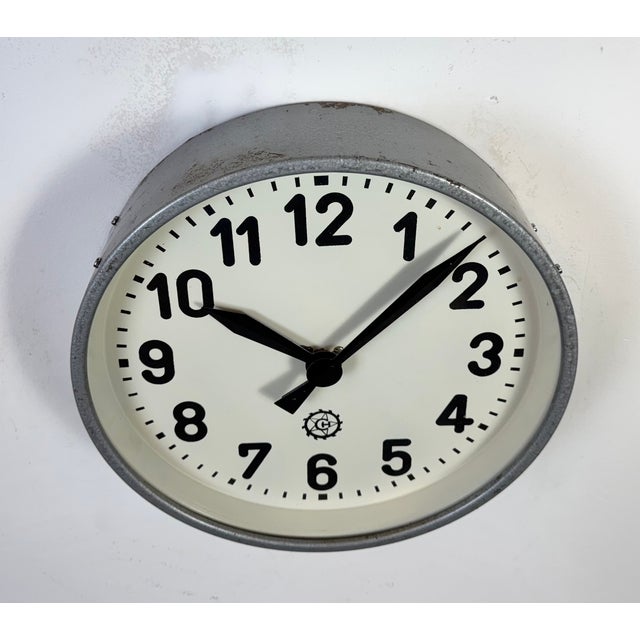 Industrial Grey Factory Wall Clock from Chronotechna, 1950s For Sale - Image 6 of 18
