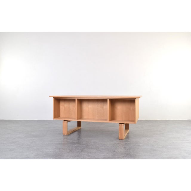 Mid-Century Oak Freestanding Desk by Torben Valeur & Henning Jensen for Dyrlund, 1960s For Sale - Image 6 of 18