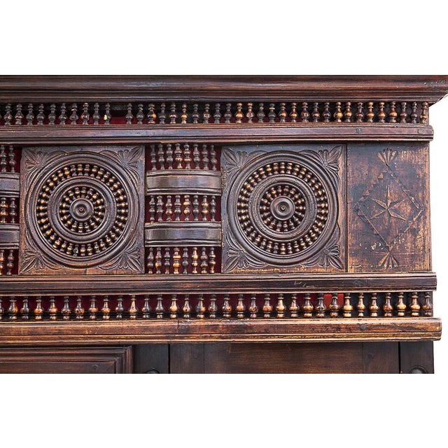 Breton buffet of 6 doors. Structure in solid oak. Sliding doors in the center. The furniture has 11 shelves, including...