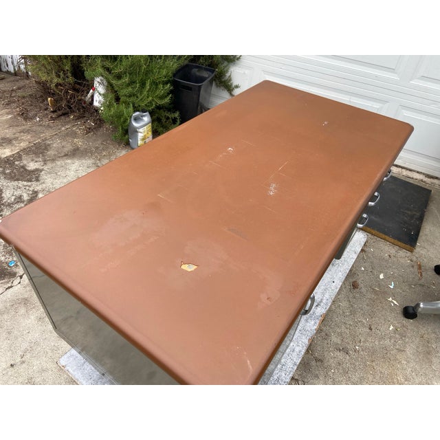 1950s Vintage Mid Century Modern Shaw Walker Tanker Desk and Swivel Chair For Sale - Image 5 of 12