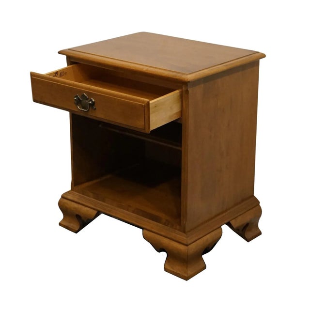 Late 20th Century Ethan Allen Heirloom Nutmeg Maple Colonial Early American 22" Open Cabinet Nightstand For Sale In Kansas City - Image 6 of 13