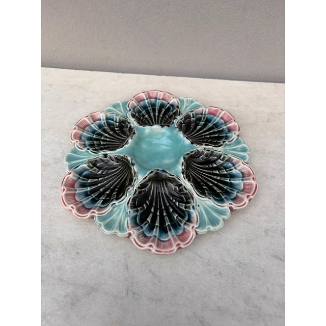 French Majolica blue, pink and grey oyster plate unsigned from Fives Lille, circa 1890.