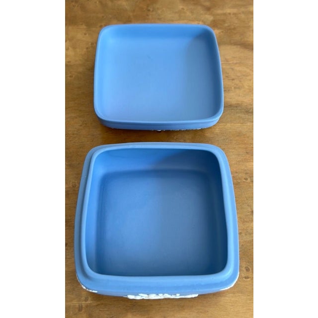 Wedgwood Mid to Late 20th Century Vintage Wedgwood Blue Jasperware Square Trinket Box For Sale - Image 4 of 9