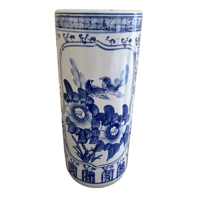 Vintage Chinoiserie Blue and White Porcelain Umbrella Stand For Sale
