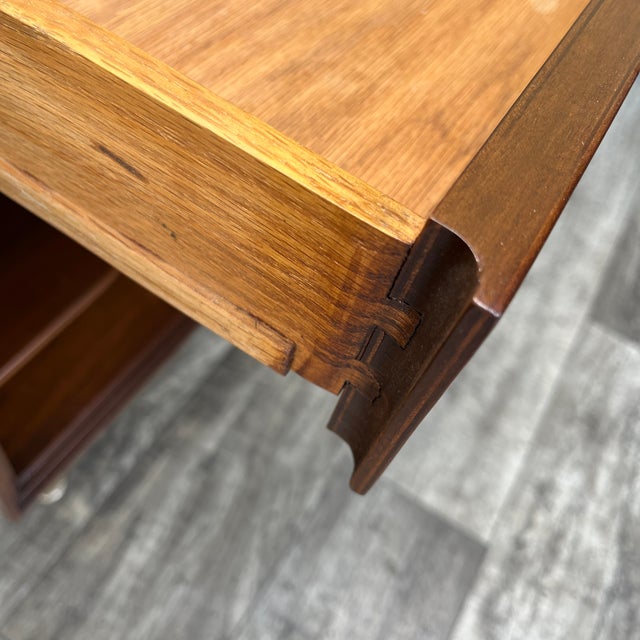 A Pair of Refinished Mid Century Modern Nightstands by John Stuart. Circa 1960s For Sale - Image 10 of 17
