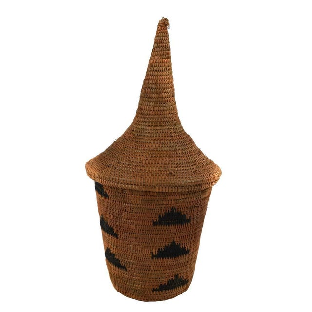 Early 20th Century Tutsi Basket with Lid Rwanda For Sale - Image 4 of 4