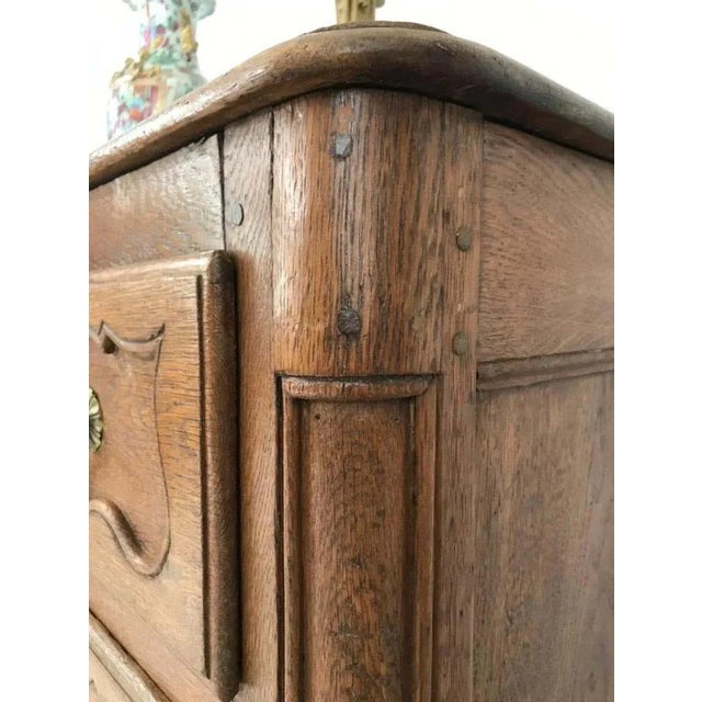 Tan 18th Century Louis XV Chest of Drawers in Light Oak, 1750s For Sale - Image 8 of 12