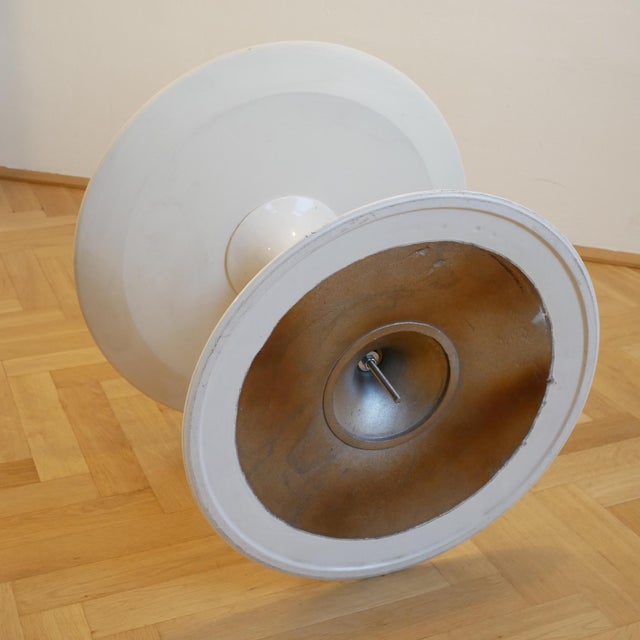 Vintage Tulip Coffee Table in White by Eero Saarinen for Knoll International, 1960s For Sale - Image 6 of 8
