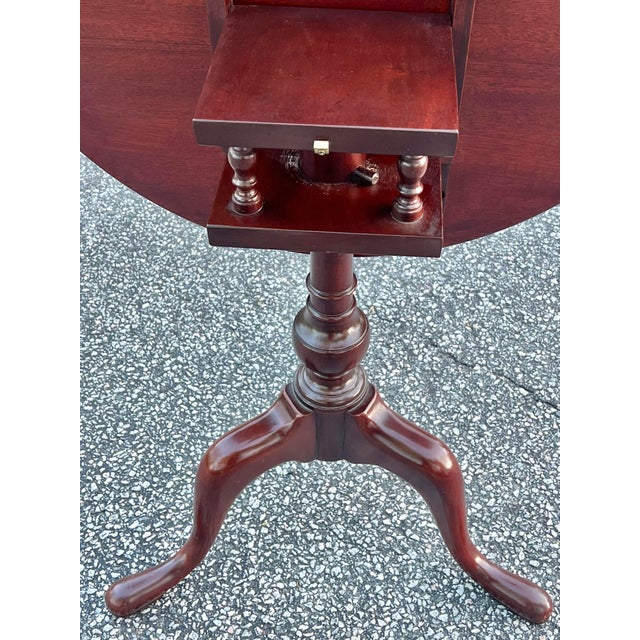 Queen Anne Style Mahogany Bird Cage Tilt Top Tea Table For Sale In New York - Image 6 of 9