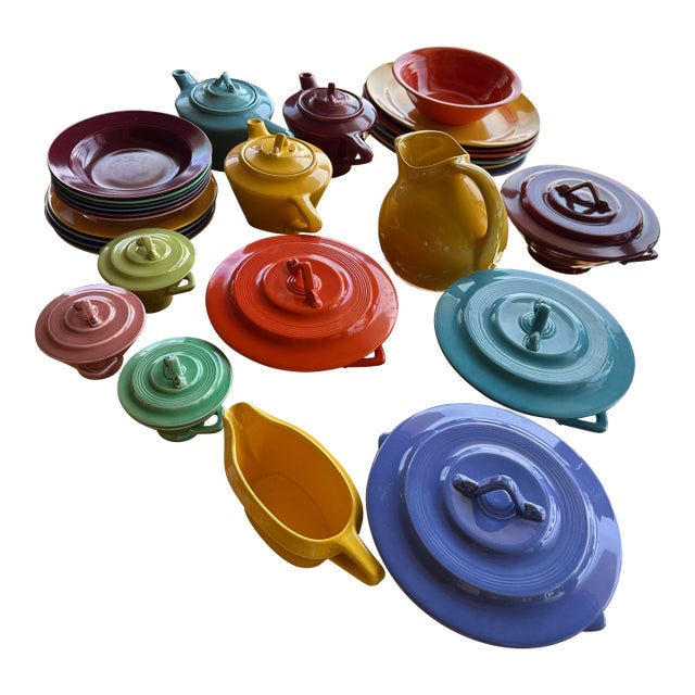 1940s Mid Century Modern Harlequinware - 42pcs For Sale