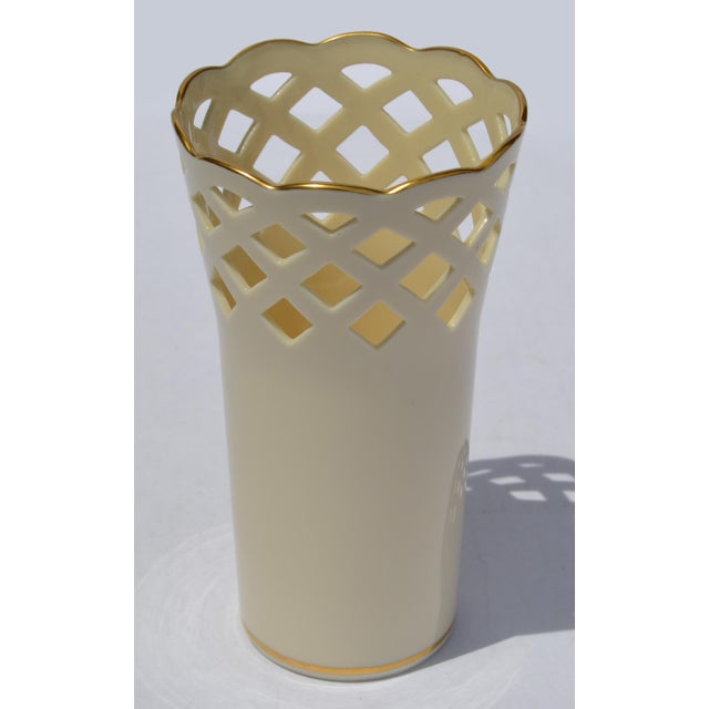 Lenox Vintage Lenox Wicker Collection 6 Inch Lattice Fine Bone Ceramic Vase 24k Gold Trim For Sale - Image 4 of 15