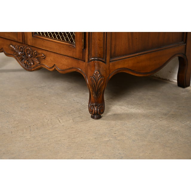 Kindel Furniture French Provincial Louis XV Cherry Wood Nightstand, Circa 1960s For Sale - Image 10 of 15