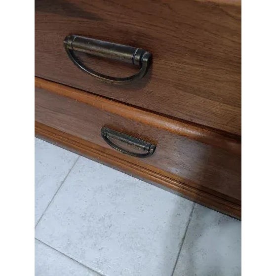 Wood 1980s Vintage Solid Oak Contemporary Rustic Farmhouse Style Dresser 7 Drawer For Sale - Image 7 of 9