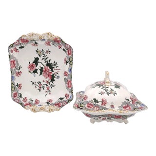 Pair of 19th Century English Spode "New Fayence" Vegetable Dishes With Covers For Sale
