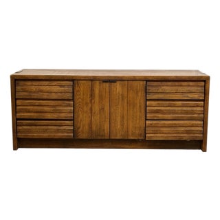 Mid 20th Century American of Martinsville Dresser For Sale