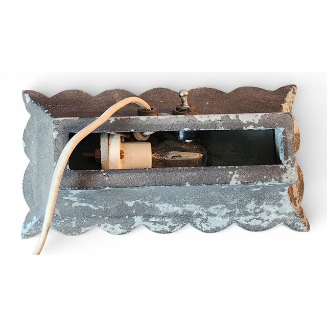 Plastic Antique Art-Deco Reverse Worked Illuminated Lucite Fish Bowl Aquarium Night / Accent Light, 1940s For Sale - Image 7 of 9