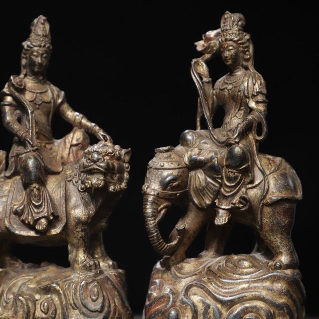 Pair of Antique Gilt Bronze Bodhisattva Statues on Lion and Elephant Mounts, 0.9kg Each For Sale - Image 4 of 9