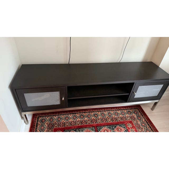 Refined yet durable design Dovetail Handcrafted Hardware Curio Cabinet In the 2000’s Great condition. 8 yrs. No pets. Non...