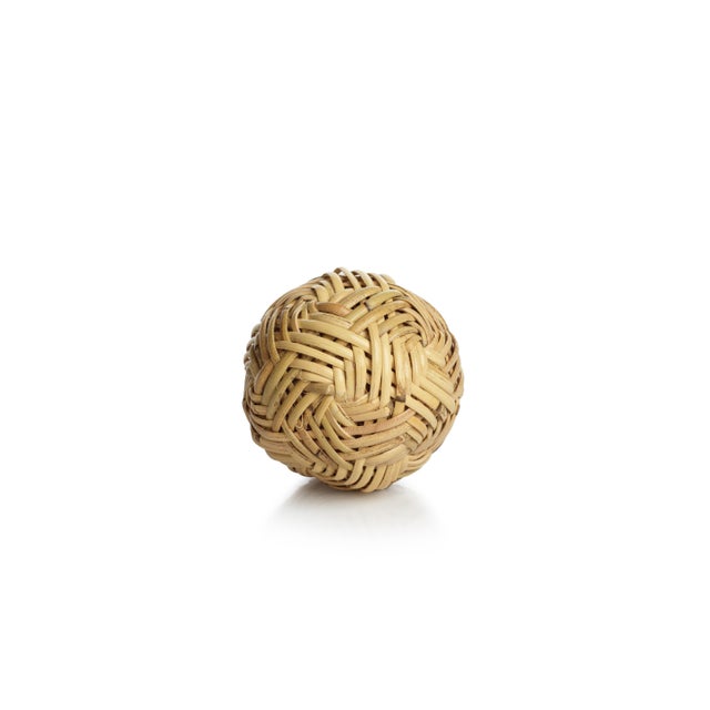 Create unique centerpieces and tablescapes with our decorative spheres. This set of 4 balls has a lovely natural look to...