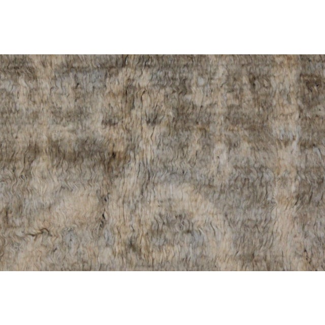 2020s Hand Knotted Borderless Ikat Design Rug- 6′ × 9′ For Sale - Image 5 of 5