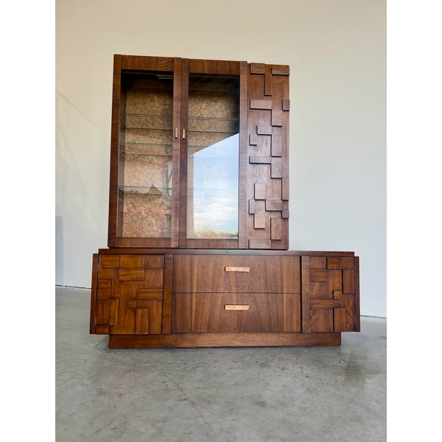 Mid-Century Modern 1970s Lane Staccato Brutalist 2pc Hutch Display Cabinet For Sale - Image 3 of 12