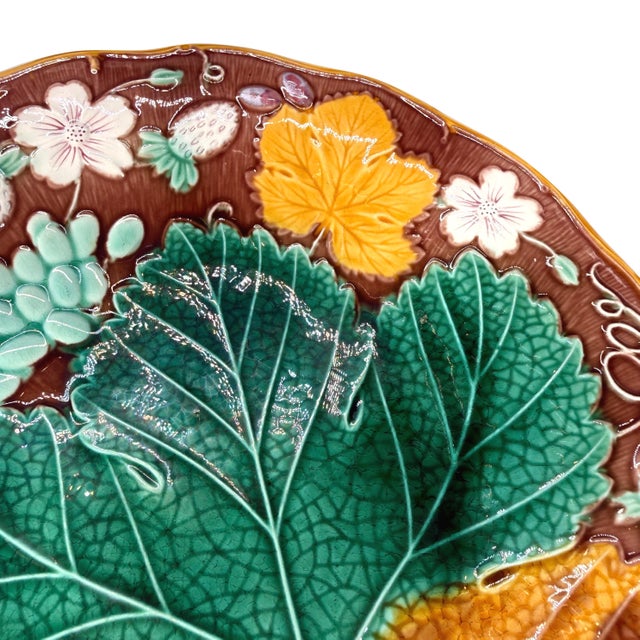 Wedgwood Majolica 'Vine & Strawberry' Plate on a Brown Ground, English, Ca. 1896 For Sale - Image 6 of 10