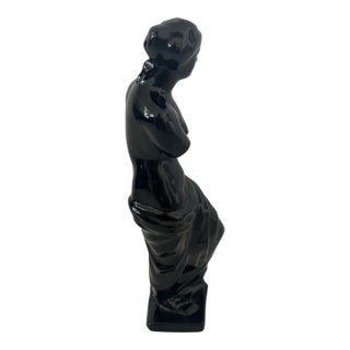 Vintage Venus De Milo Ceramic Figure For Sale
