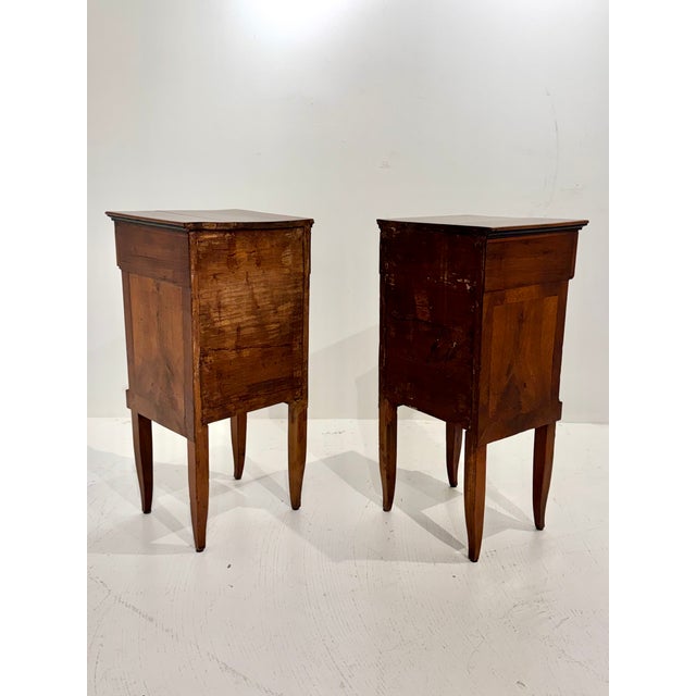 Brown Pair of Early 19th Century Italian Empire Walnut Commodini With Ebonized Columns For Sale - Image 8 of 13