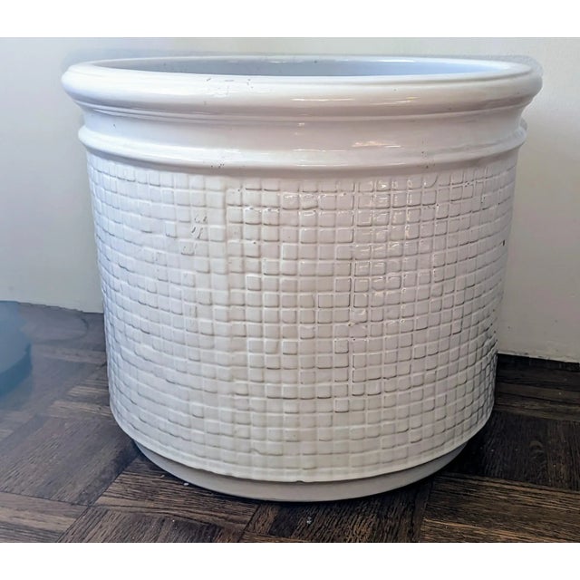 Gainey Pottery Late 20th Century Large Gloss White Planter by Gainey For Sale - Image 4 of 7