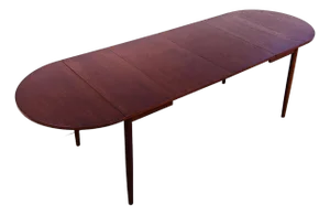 Vintage Danish Modern Expandable Oak Dining Table With Four Leaves